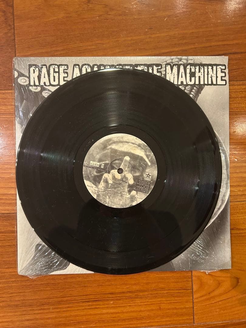 RAGE AGAINST THE MACHINE ステッカー付き