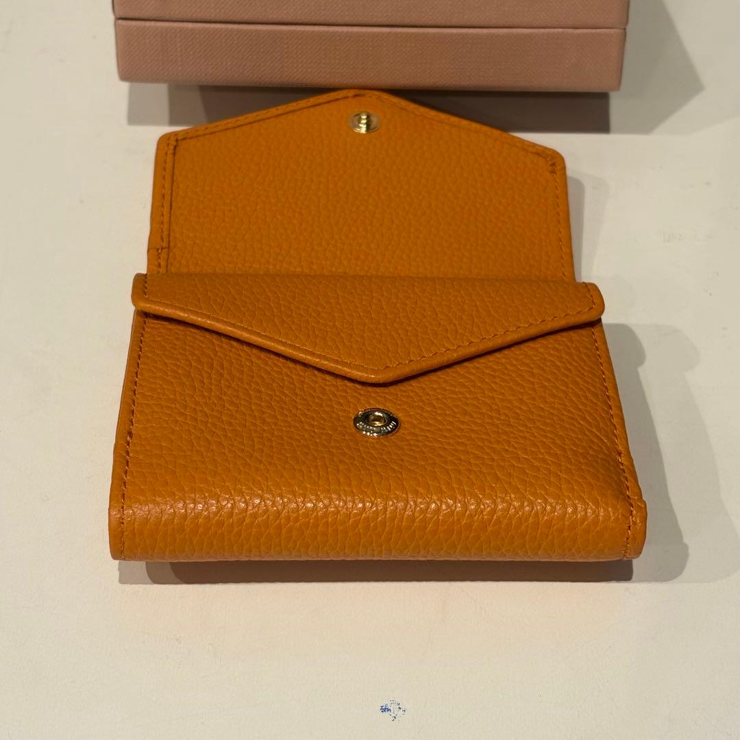 お値下げ新品⭐︎MIU MIU⭐︎三つ折り財布ヴィッテロダイノミニオレンジレア現行型